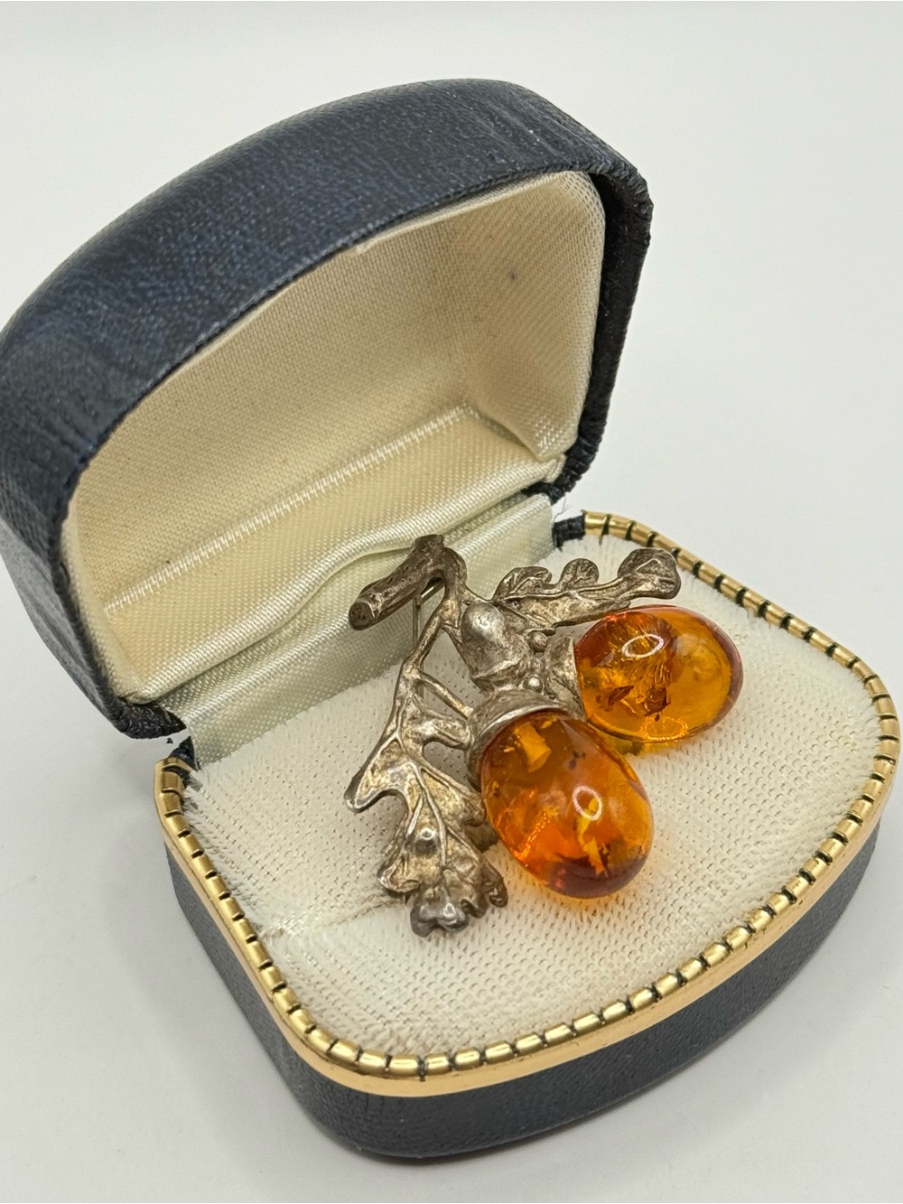 Sterling Leaf baltic honey Amber Drop Brooch - Amber Silver - Picture 4 of 7